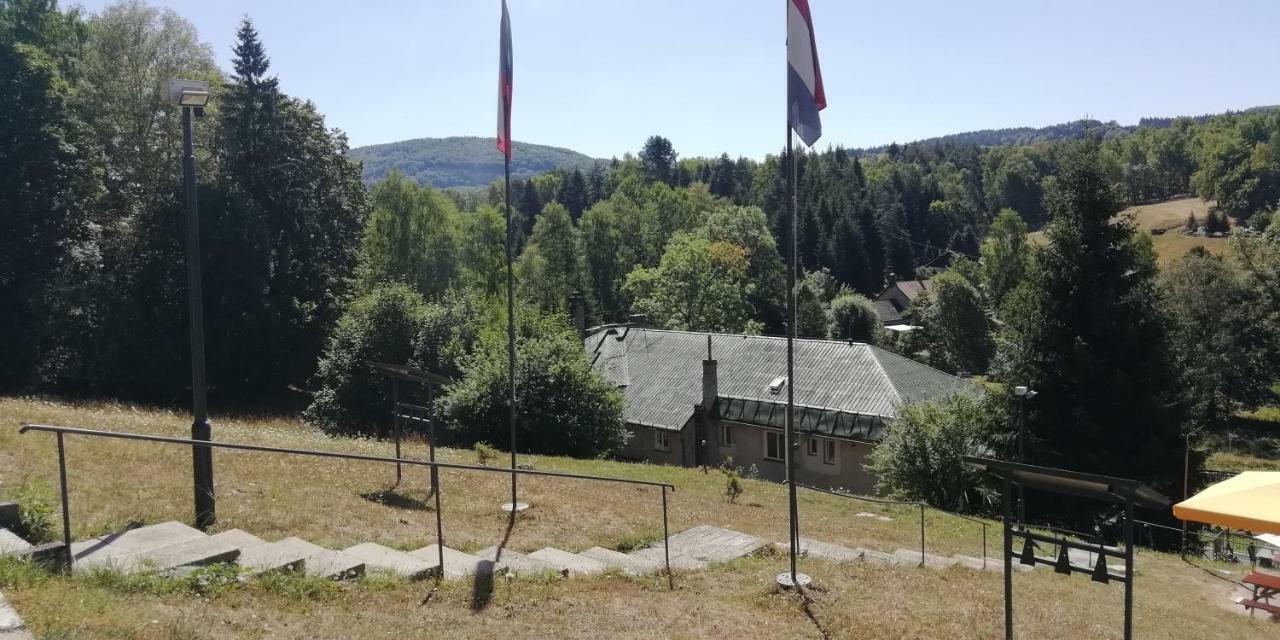 Готель Olivin Kytlice Hiker Huts Екстер'єр фото