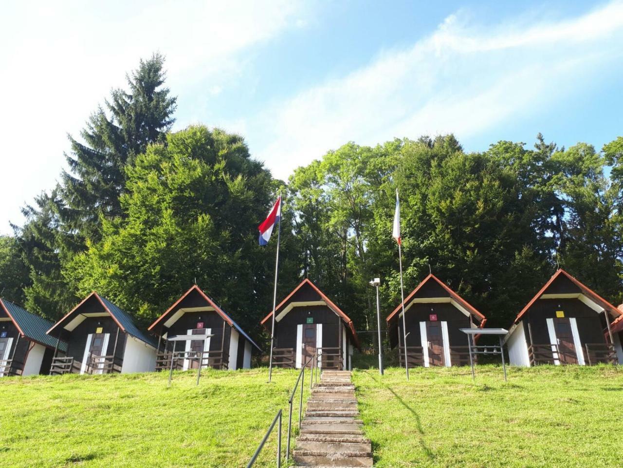 Готель Olivin Kytlice Hiker Huts Екстер'єр фото