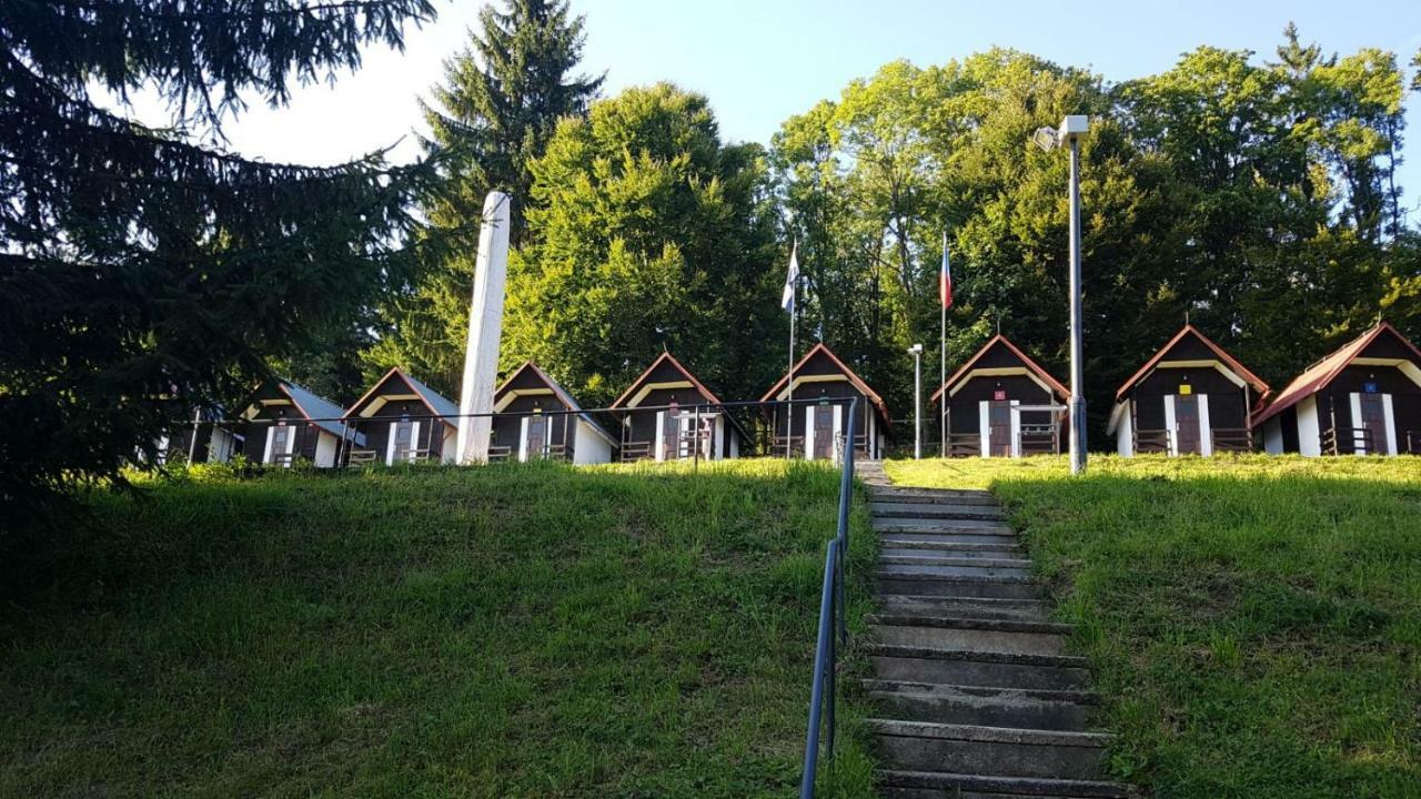 Готель Olivin Kytlice Hiker Huts Екстер'єр фото